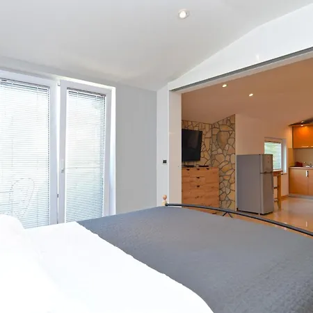 Apartament Damira 1017