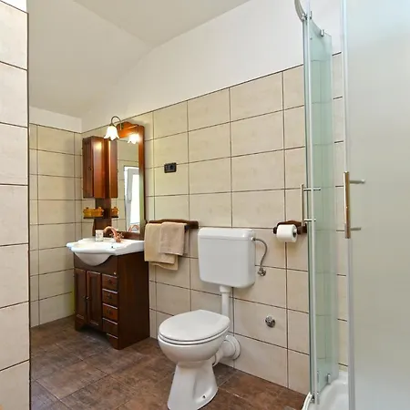 Apartament Damira 1017 *