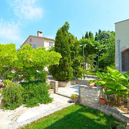 Apartament Damira 1017
